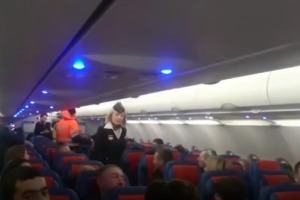 Avionul de pe ruta Chișinău-Moscova a făcut cale întoarsă de două ori. 