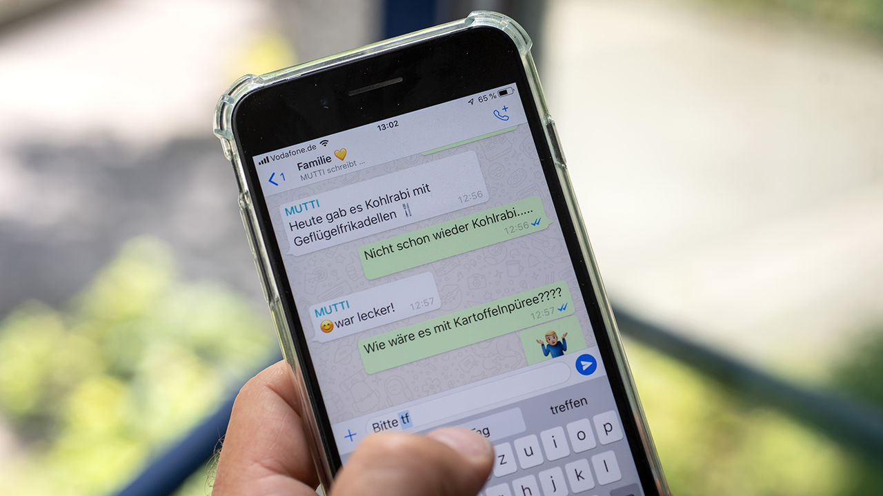 WhatsApp будет удалять фото при выходе из чата.