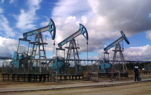 Нефть продолжает стремительно дешеветь.