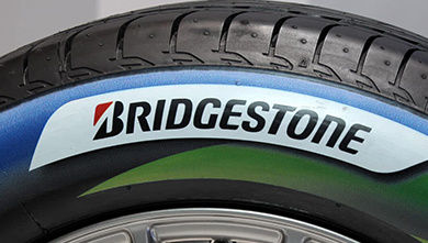 Японский концерн Bridgestone приостановит производство шин в России.