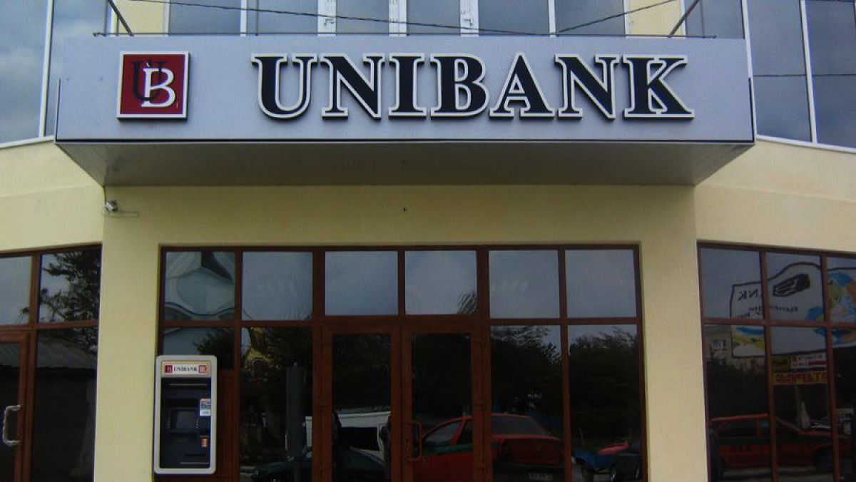 Patru persoane din fosta conducere Unibank, reținute și puse sub învinuire.
