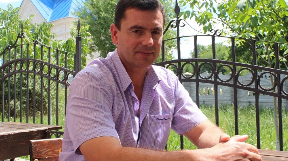 Валентин Чимпоеш был избран мэром города Бессарабка (Basarabeasca) в июне 2015 года.