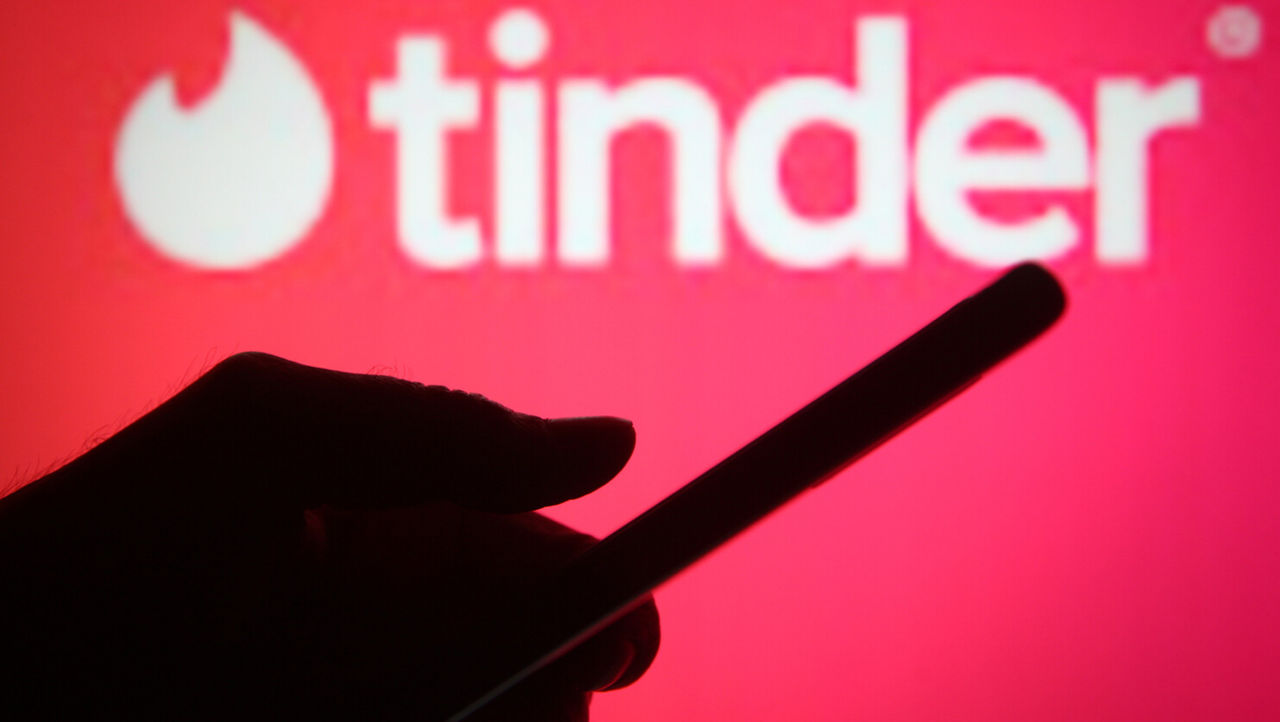 Во Франции «насильник из Tinder» получил 18 лет заключения.