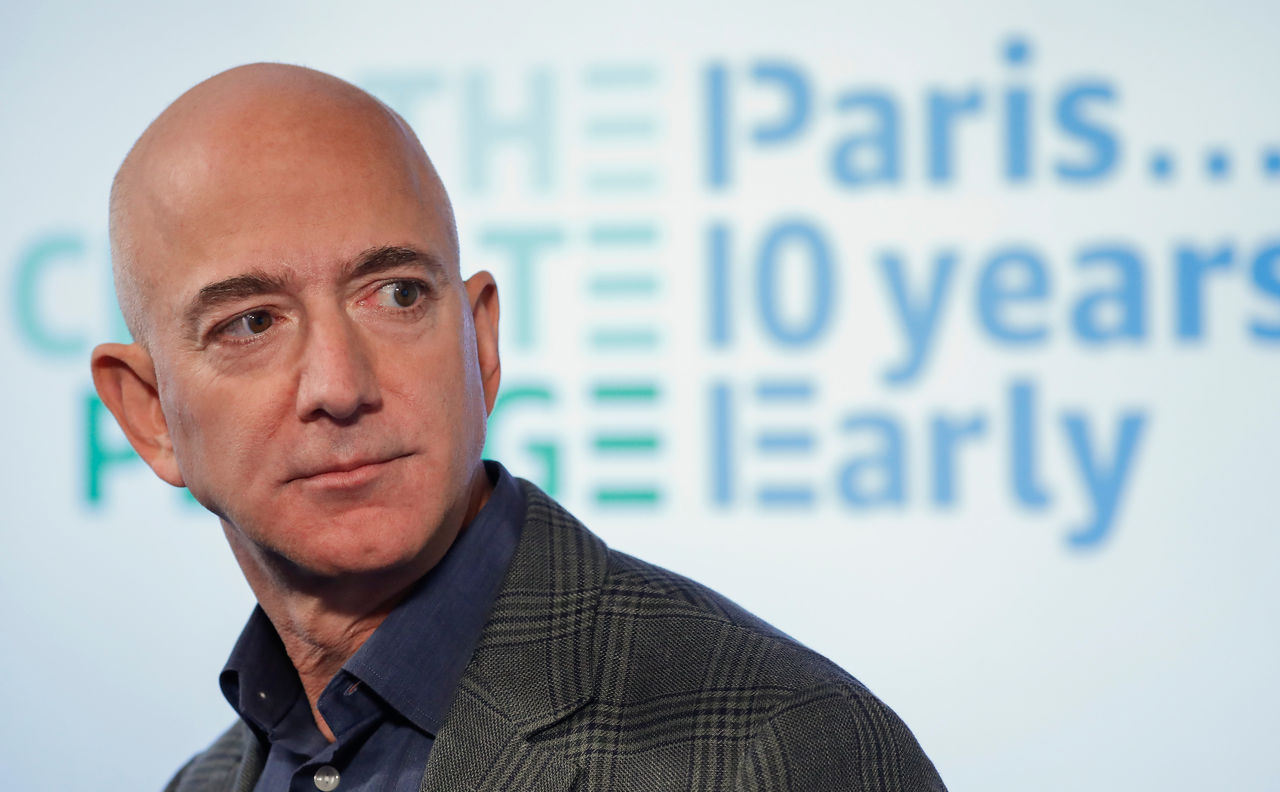 Богатейший человек в мире, глава компании Amazon Джефф Безос.