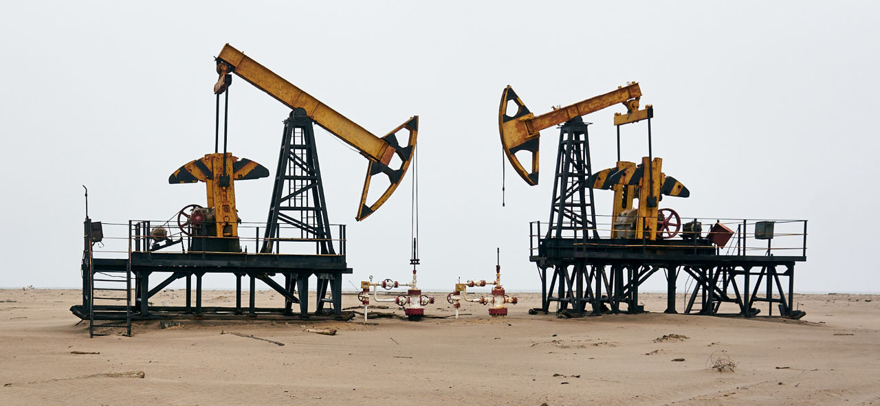 Нефть дорожает из-за беспокойства конфликтом на Ближнем Востоке.