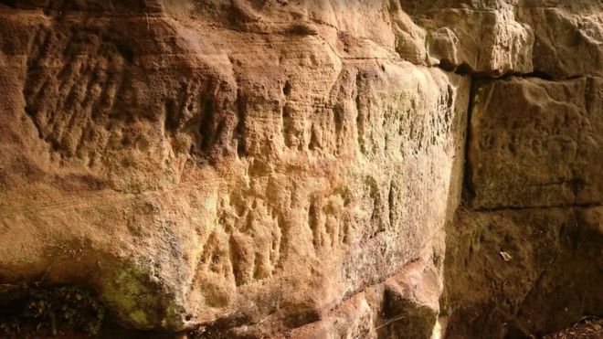 Археологи в Британии расшифровывают граффити римских легионеров.