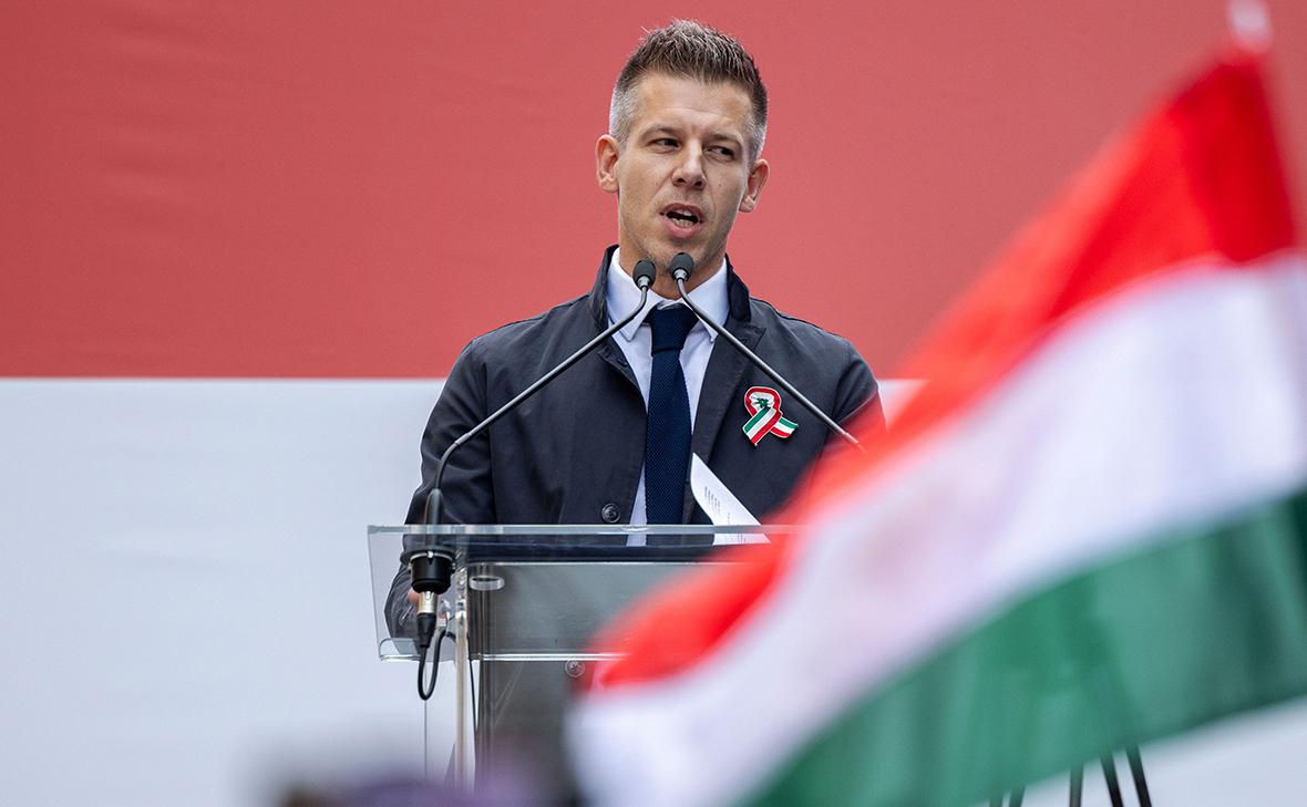 Мадьяр: Сийярто приехал в МИД и срочно уничтожает документы по санкциям.