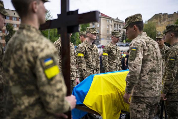 Rusia promite să returneze Ucrainei 6.000 de cadavre înghețate ale soldaților și ofițerilor.