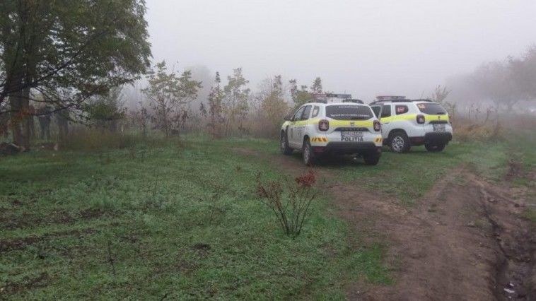 В столичном парке найден повешенным 34-летний мужчина.