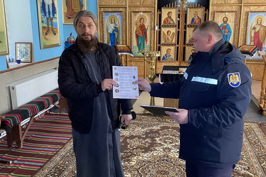 Спасатели проверяют храмы и церкви Гагаузии перед Пасхой.