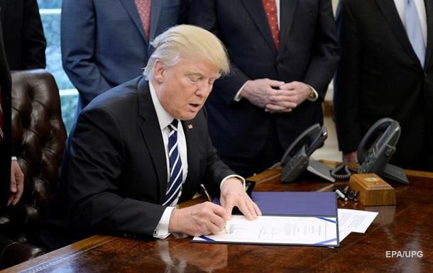 Подписанные Трампом указы исправляли задним числом.