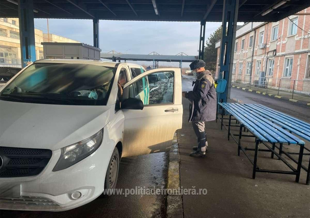 У гражданина Молдовы на границе в Румынии обнаружили чужой ПЦР-тест.