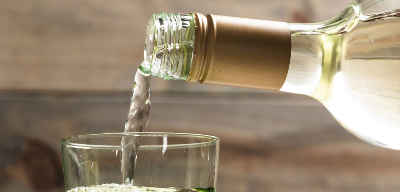 Două adolescente de 15 ani au fost internate după ce au consumat alcool.