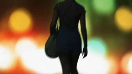 O copilă de 14 ani, forţată să se culce cu 110 bărbaţi în 22 de ore. Foto metro.co.uk