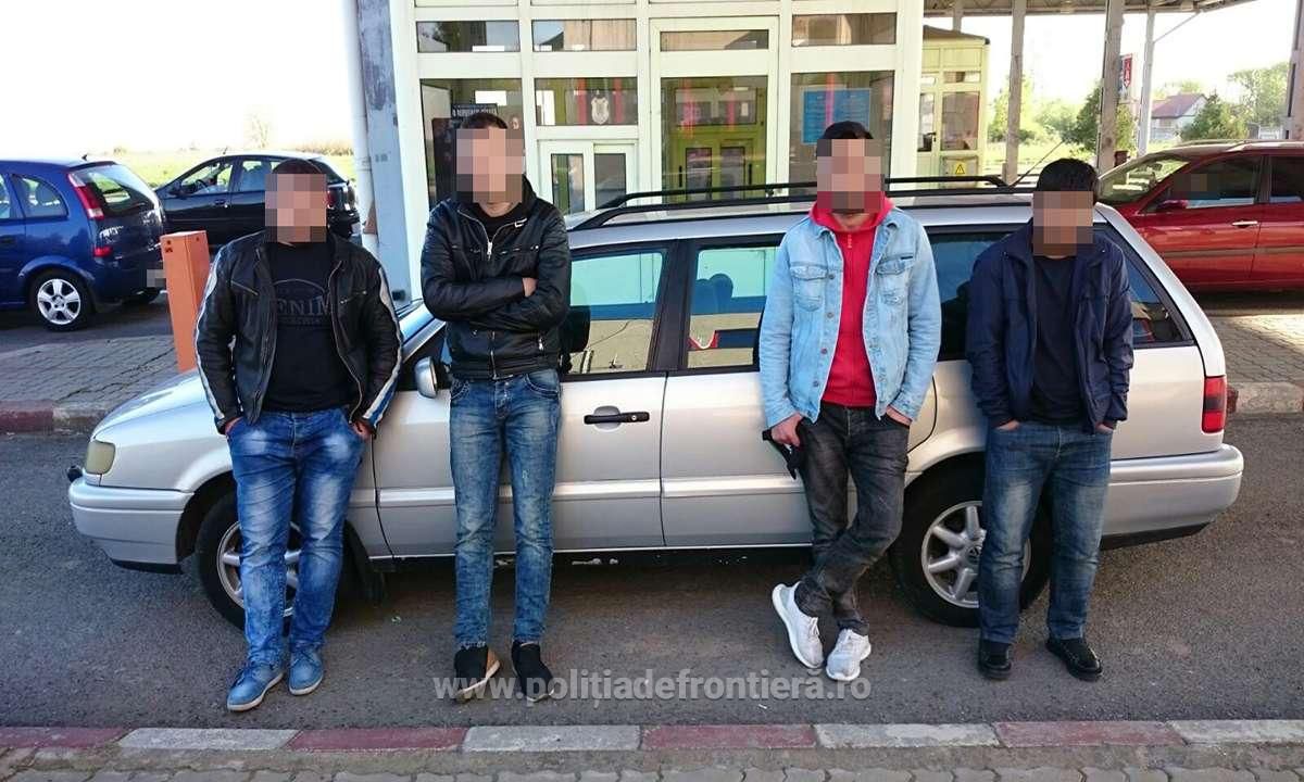 На имя молдаванина-водитель автомобиля возбуждено расследование в связи с трафиком мигрантов. Фото: politiadefrontiera.ro.