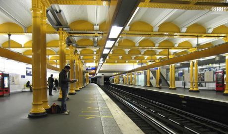 O gară din Paris, evacuată din cauza unei ameninţări cu bombă. Foto: telegrafonline.ro