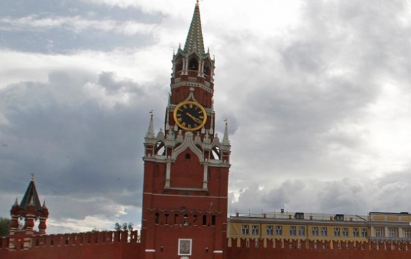 Порядка 40 млрд долларов в год теряет Россия из-за санкций и 90-100 млрд - из-за падения цен на нефть, сообщили в Минфине.