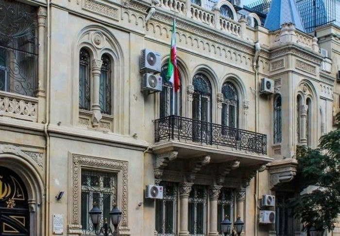 Посольство Азербайджана в Иране приостановило работу после нападения.