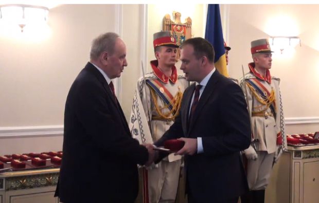 Nicolae Timofti a oferit astăzi zeci de distincții în cadrul unei ceremonii oficiale. Foto: ziarulnational.md