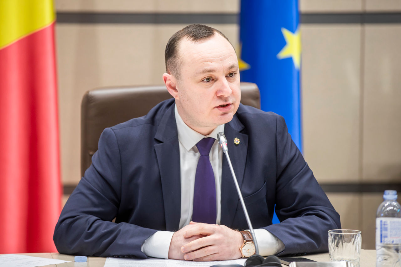 Председатель фракции Блока коммунистов и социалистов Влад Батрынча.