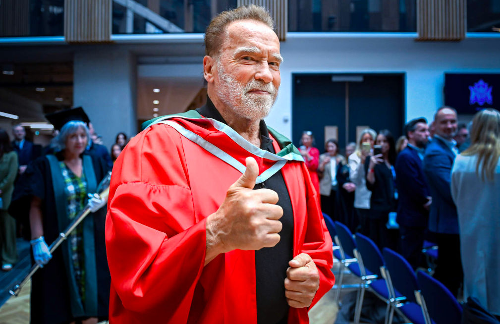 Arnold Schwarzenegger a primit titlul de doctor la Universitatea Ulster din Belfast.