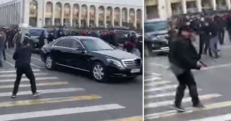 Президент Киргизии ввел режим чрезвычайного положения в Бишкеке.