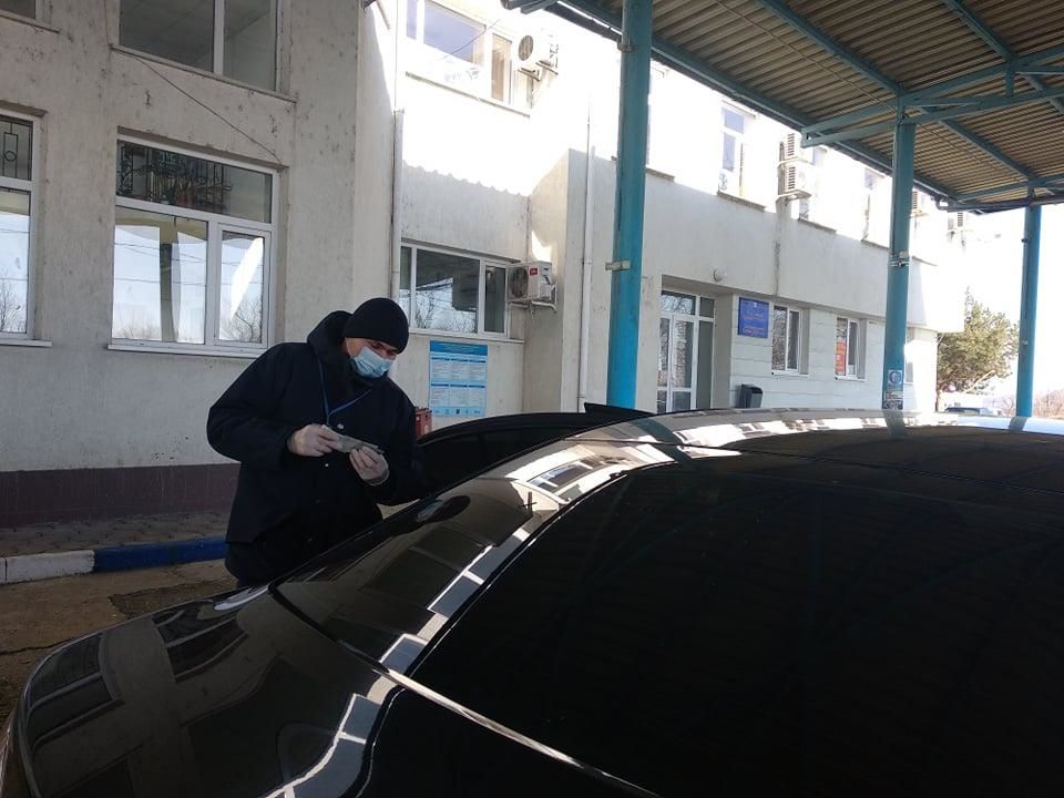Документ был изъят и подлежит экспертизе. Ведется расследование.