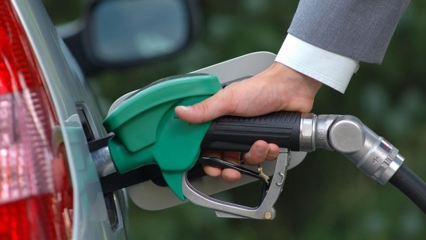 Reprezentanţii companiilor petroliere spun că nu mai au încotro şi vor fi nevoiţi să modifice preţurile.