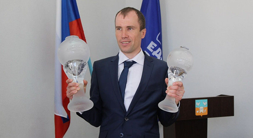 Трехкратный чемпион Европы 2015 года биатлонист Алексей Слепов.