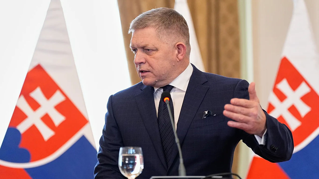 Fico: Slovacia va bloca creditul UE pentru Ucraina dacă Orban va pierde alegerile din Ungaria.