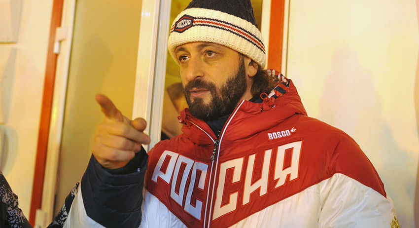 Спортсмен намерен подать в суд на мошенников, юристы подсчитывают объём ущерба и готовят иск к организаторам шоу.