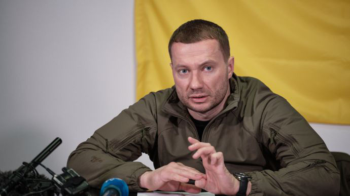 Кириленко призвал жителей покинуть свои дома, чтобы дать армии эффективно вести оборону.