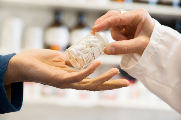 Ministerul Sănătăţii a aplicat revizuirea preţurilor la 277 de denumiri de medicamente. Foto: tvalphamedia.ro
