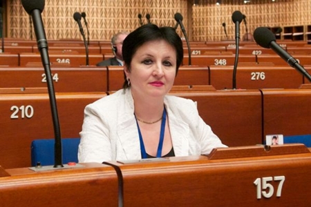 Анна Гуцу заявила, что председателя Партии социалистов Игоря Додона нужно лишить молдавского гражданства за поддержку сепаратизма в Республике Молдова.