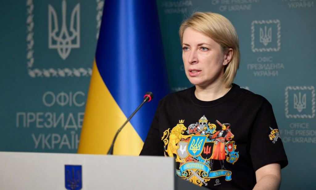 Вице-премьер Украины просит жителей сразу трех областей эвакуироваться.