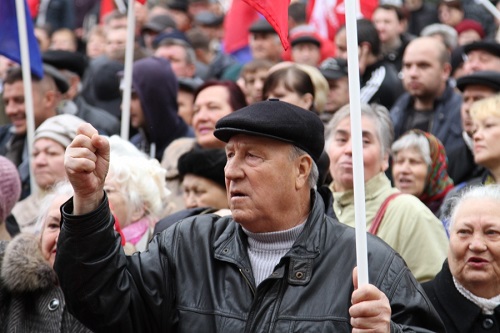 Участники акции «За Молдову» намерены выразить свой протест решению Конституционного суда, который сегодня постановил, что Декларация о независимости РМ превалирует над высшим законом страны – Конституцией.