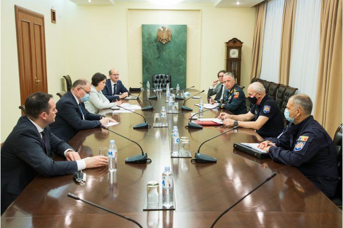 В правительстве обсудили ущерб и последствия проливных дождей.
