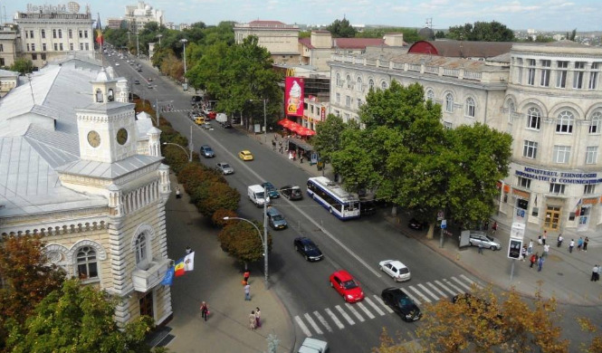 В Кишиневе установят два "умных" дерева на солнечных панелях.