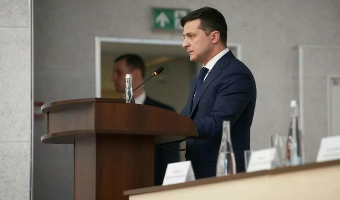 Зеленский заявил, что курс Украины останется неизменным.
