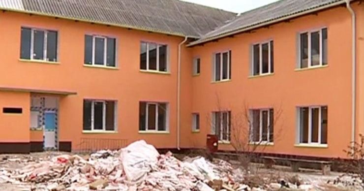 В Теленаштах на ремонт школы потратили 2,5 млн леев, но она не работает.