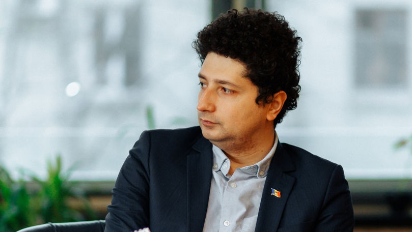 Депутат PAS Раду Мариан.