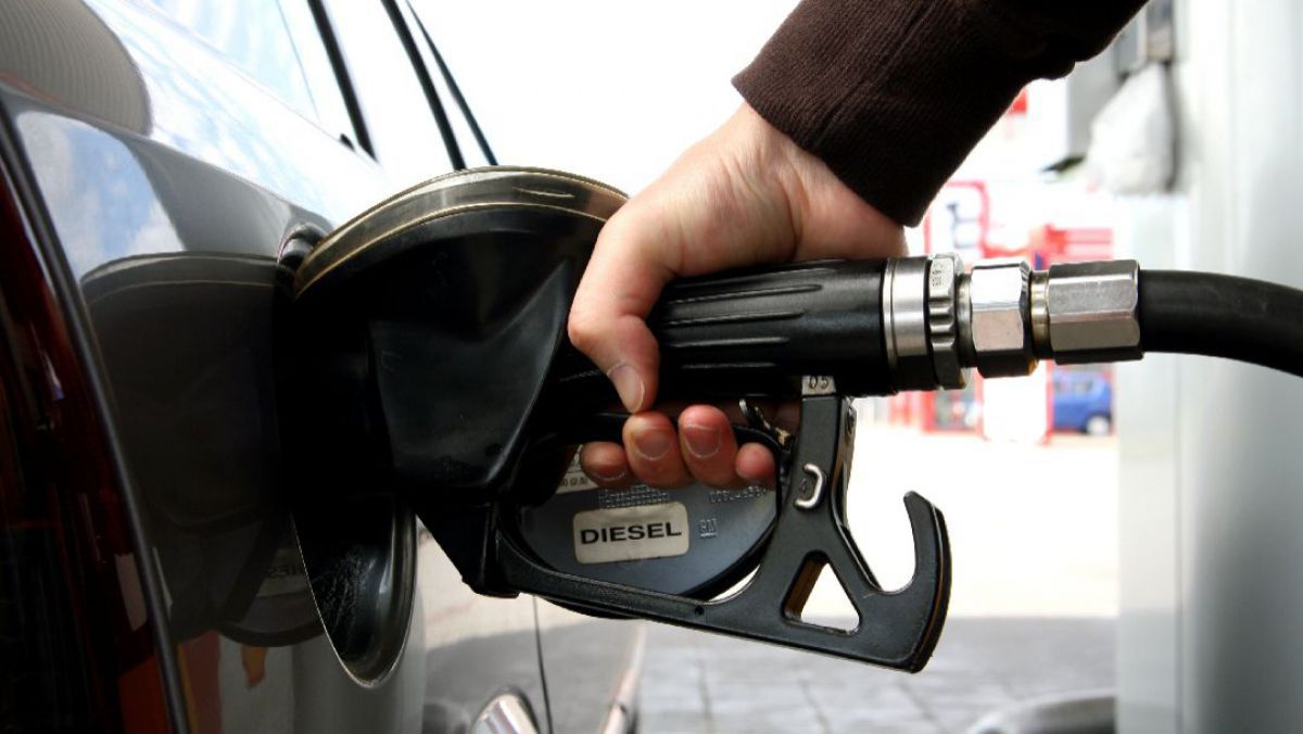 НАРЭ временно отзывает лицензии у трех импортеров нефтепродуктов