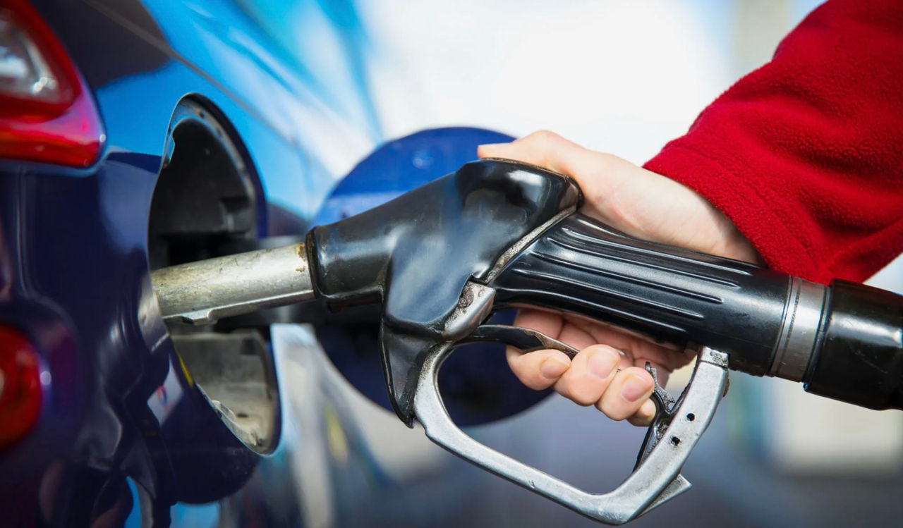 В Молдове снижаются цены на бензин и дизельное топливо.