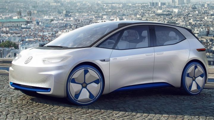 Renault anticipează că mașinile autonome vor deveni birouri mobile. 