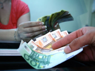 Curs valutar: Leul se apreciază faţă de moneda unică europeană. Foto simbol: sfin.ro