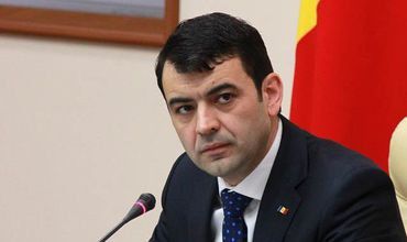 Премьер считает, что проблемные банки нужно ликвидировать, обеспечив выплату гражданам депозитов.