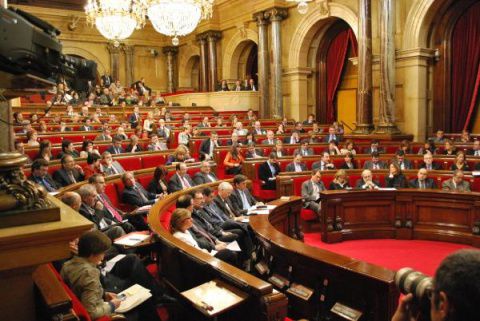 Parlamentul catalan denunţă o derivă autoritară a statului spaniol