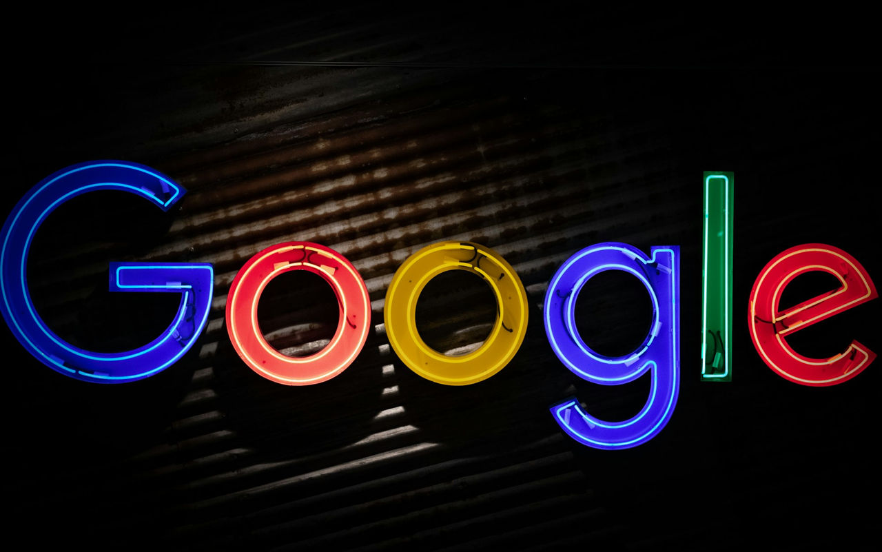 Google a învățat un model de inteligență artificială să recunoască emoțiile oamenilor.