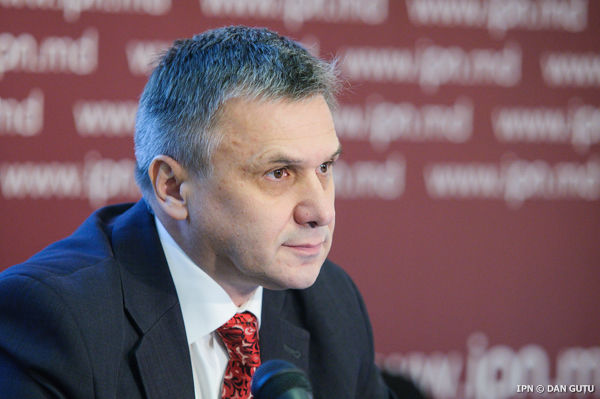 Боцан заявил, что одним из поставленных МВФ условий является ликвидация трёх банков.