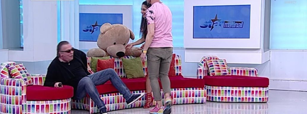 În direct: Gabriel Cotabiţă a căzut de pe canapea. Foto:cancan.ro